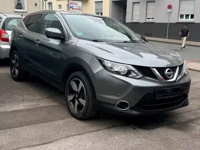Gebraucht Nissan Qashqai 116 PS (85 kW) 2017 Grau SUV