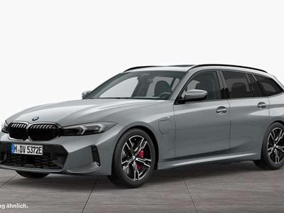 Gebraucht BMW 330e M Sport 184 PS (135 kW) 2025 Skyscraper grau Kombi