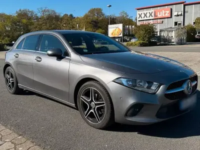 Gebraucht Mercedes A180 Business 116 PS (85 kW) 2020 Grau Limousine