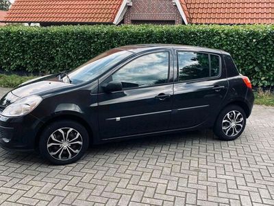 gebraucht Renault Clio 1,2 75PS TÜV 06.25 SCHÖNER GEPFLEGTER WAGEN