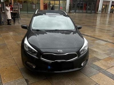 Używany Kia Ceed 2014 Czarny Hatchback