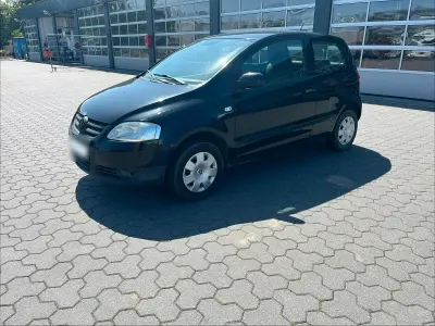 Gebraucht VW Fox 54 PS (39 kW) 2008 Schwarz Kleinwagen