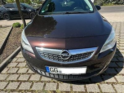 Usata Opel Astra Edition 120 CV (88 kW) 2012 Marrone Station wagon