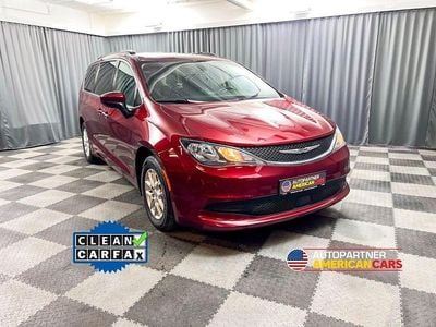 Gebraucht Chrysler Voyager 286 PS (210 kW) 2021 Rot Van / Kleinbus