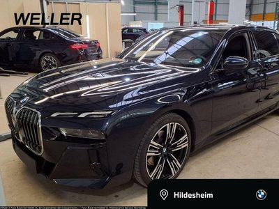 Gebraucht BMW 740 M Sport 299 PS (219 kW) 2025 Carbonschwarz (schwarz) Limousine