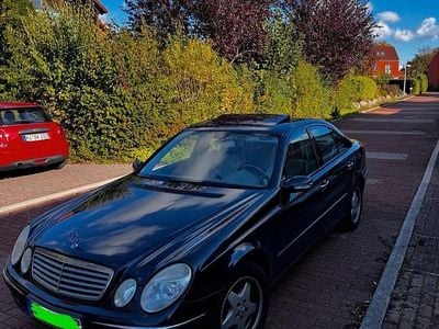 Gebraucht Mercedes E220 Elegance 150 PS (110 kW) 2005 Blau Limousine