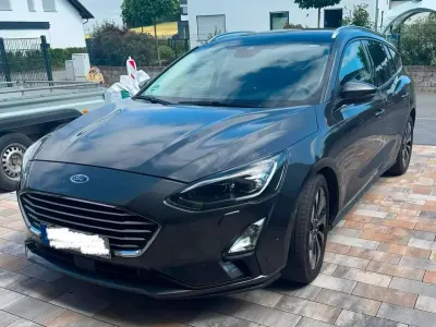 Gebraucht Ford Focus Cool & Connect 150 PS (110 kW) 2019 Grau Kombi