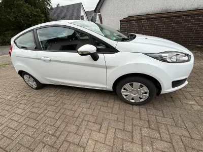 Gebraucht Ford Fiesta 60 PS (44 kW) 2013 Weiß Limousine