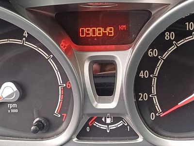 Gebraucht Ford Fiesta Titanium 82 PS (60 kW) 2012 Weiß Kleinwagen