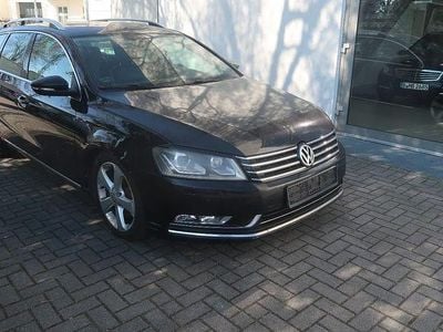 Second-hand VW Passat Highline 170 CP (125 kW) 2012 Negru Break