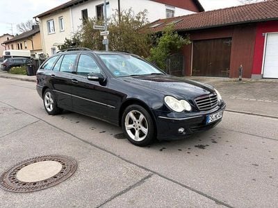 Second-hand Mercedes C230 204 CP (150 kW) 2007 Albastru Break