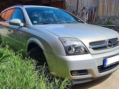 Grau Gebraucht 2005 Opel Vectra Edition Kombi | 3.900 €