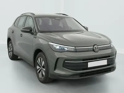 Gebraucht VW Tiguan Life 129 PS (94 kW) 2025 Vert cipressino SUV
