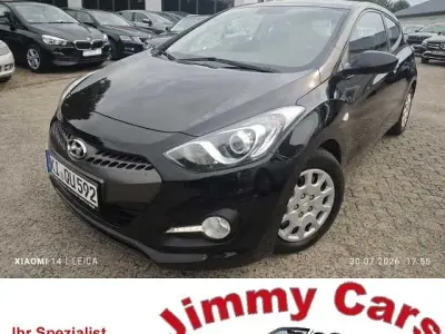Gebraucht Hyundai i30 Trend 99 PS (72 kW) 2012 Schwarz Limousine