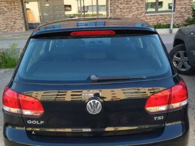 Gebraucht VW Golf VI Comfortline 105 PS (77 kW) 2011 Schwarz Kleinwagen