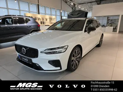 Gebraucht Volvo V60 Plus 257 PS (189 kW) 2025 Crystal white pearl / metallic Kombi