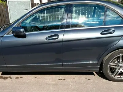 Używany Mercedes C320 Avantgarde 224 KM (164 kW) 2009 Andere farben Sedan/Limuzyna