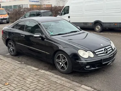 Begagnad Mercedes CLK280 231 HK (169 kW) 2006 Svart Sportkupé