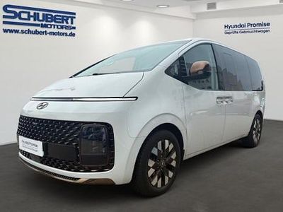Creamy white Gebraucht 2024 Hyundai Staria Signature Van / Kleinbus | 44.290 € (Teuer)
