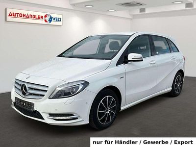 Gebraucht Mercedes B180 122 PS (89 kW) 2011 Weiß Van / Kleinbus