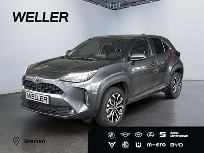 Grau Gebraucht 2022 Toyota Yaris Cross Team SUV | 22.980 € (Fairer Preis)