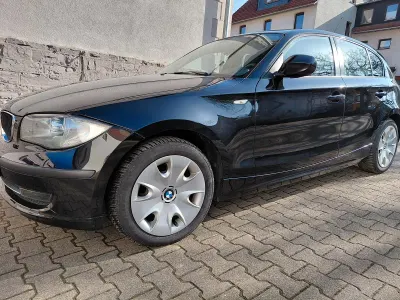 Gebraucht BMW 118 145 PS (106 kW) 2010 Schwarz Kleinwagen