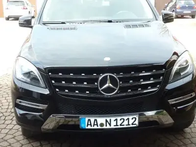 Gebraucht Mercedes ML250 204 PS (150 kW) 2013 Schwarz SUV