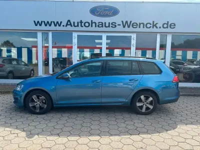 Gebraucht VW Golf VII Comfortline 105 PS (77 kW) 2013 Blau Limousine