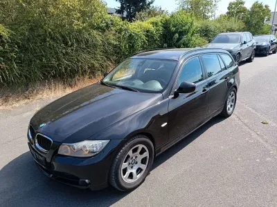 Gebraucht BMW 318 Exclusive 143 PS (105 kW) 2012 Schwarz Kombi