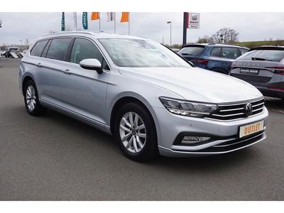 Usata VW Passat 150 CV (110 kW) 2024 Argento Station wagon