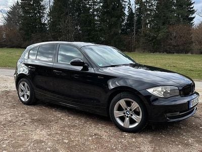 Gebraucht BMW 118 Sport Line 143 PS (105 kW) 2010 Schwarz Kleinwagen