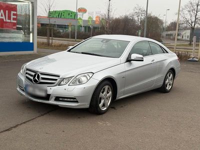Silber Gebraucht 2011 Mercedes E200 Coupé | 11.800 € (Fairer Preis)