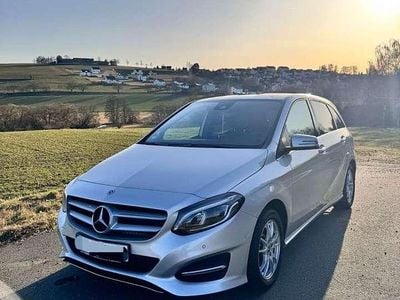 Gebraucht Mercedes B180 122 PS (89 kW) 2018 Silber Van / Kleinbus
