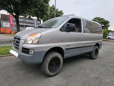 Hyundai H-1