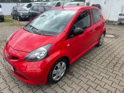 Gebraucht Toyota Aygo Basis 68 PS (50 kW) 2009 Rot Kleinwagen