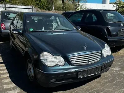 Second-hand Mercedes C200 163 CP (119 kW) 2002 Albastru Berlinǎ