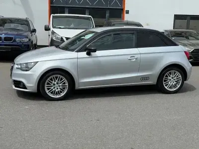 Gebraucht Audi A1 Attraction 86 PS (63 kW) 2012 Silber Kleinwagen