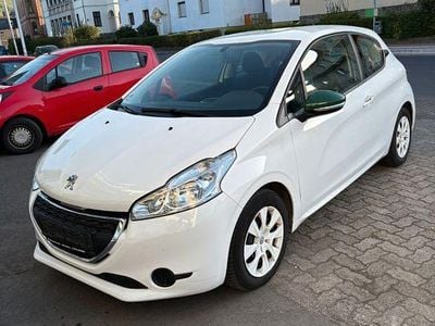 Second-hand Peugeot 208 68 CP (50 kW) 2015 Alb Hatchback