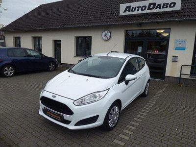 Gebraucht Ford Fiesta Trend 80 PS (58 kW) 2016 Weiß Kleinwagen
