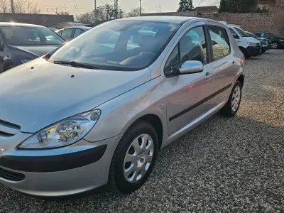 Gebraucht Peugeot 307 109 PS (80 kW) 2003 Silber Limousine