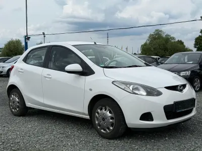 Gebraucht Mazda 2 Independence 75 PS (55 kW) 2008 Weiß Kleinwagen