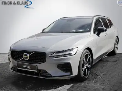 Używany Volvo V60 Plus 350 KM (257 kW) 2025 Szary Kombi