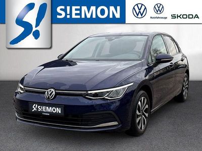 Gebraucht VW Golf VIII Life 110 PS (80 kW) 2022 Dunkelblau Limousine