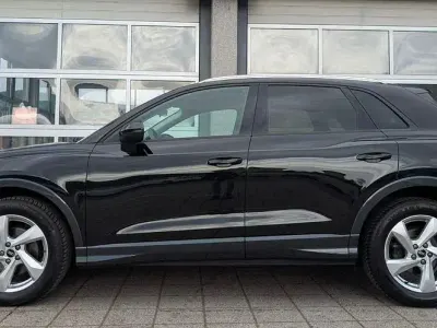 Gebraucht Audi Q3 Advanced Plus 150 PS (110 kW) 2023 Schwarz SUV