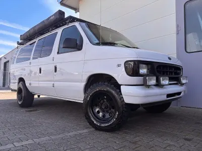 Używany Ford Econoline 220 KM (161 kW) 1997 Biały Minivan