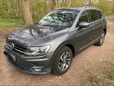 Gebraucht VW Tiguan Sound 150 PS (110 kW) 2018 Grau SUV