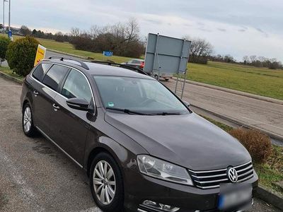 Gebraucht VW Passat 140 PS (102 kW) 2012 Braun Kombi