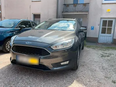 Gebraucht Ford Focus Business Edition 125 PS (91 kW) 2017 Grau Kombi