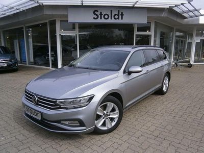 Usata VW Passat 150 CV (110 kW) 2022 Argento Station wagon