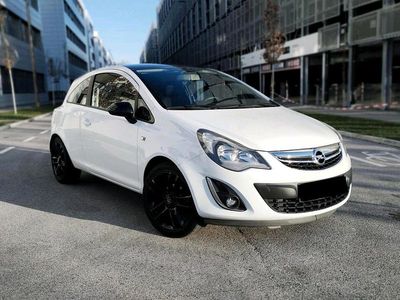 Gebraucht Opel Corsa 101 PS (74 kW) 2014 Weiß Kleinwagen